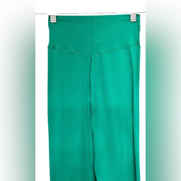 OFFLINE by Aerie Real Me Flare Hi-Rise Leggings - Picture 4 of 6